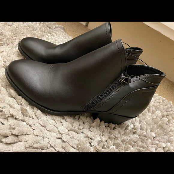 Booties - Picture 3 of 4